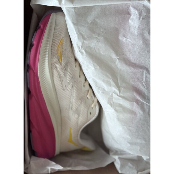 Women’s Size 5 HOKA Clifton 9 Eggnog Blanc De Blanc 1127896-EBDB Running NIB